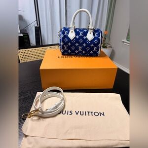 Louis Vuitton Jacquard Velvet Monogram LV Speedy Bandouliere 20 Blue